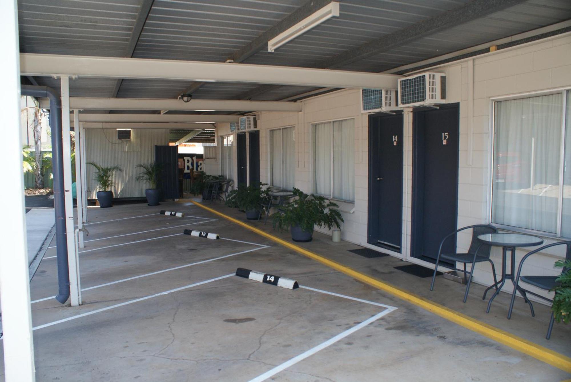 Black Diamond Motel Blackwater Bagian luar foto