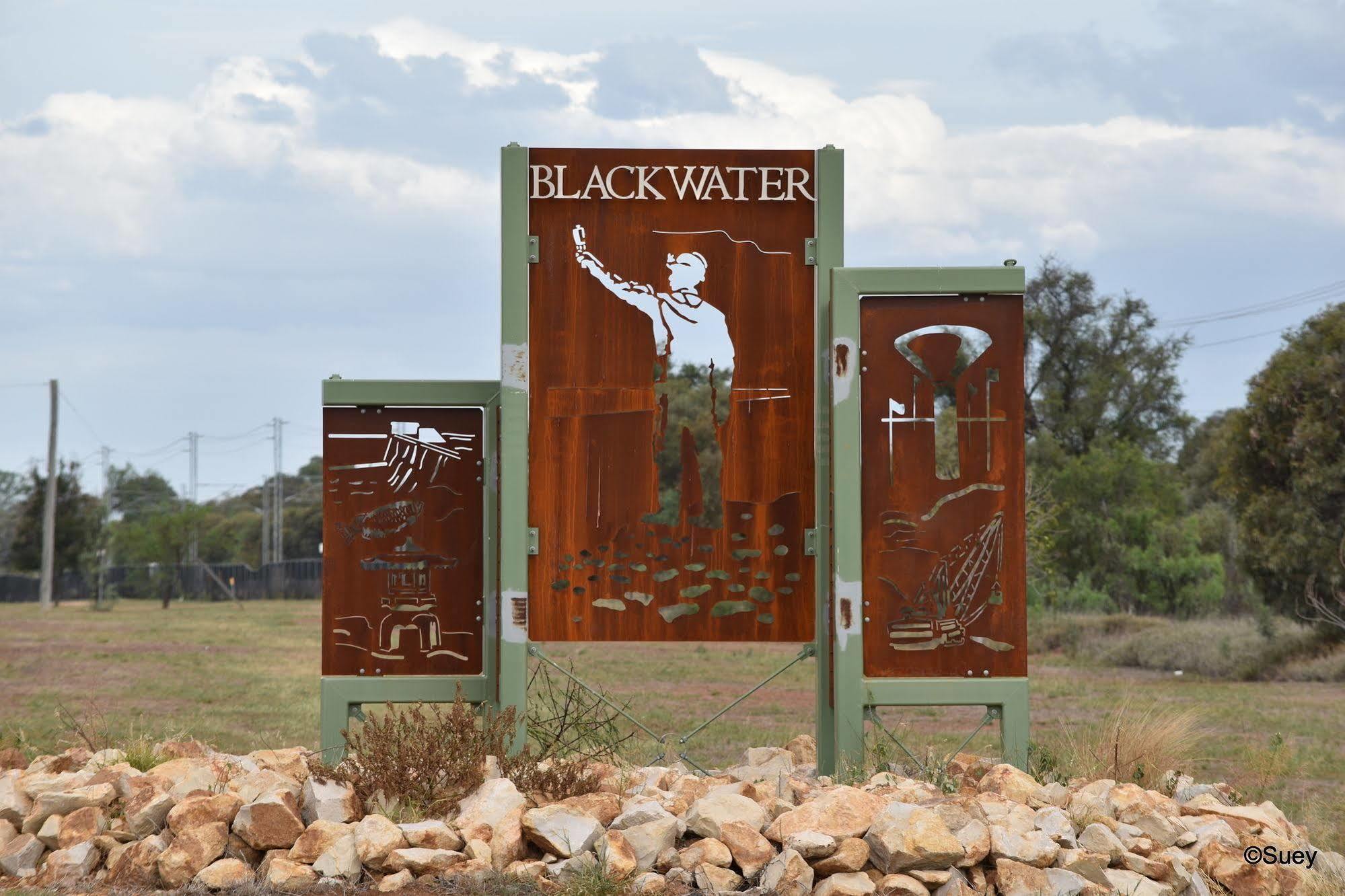 Black Diamond Motel Blackwater Bagian luar foto