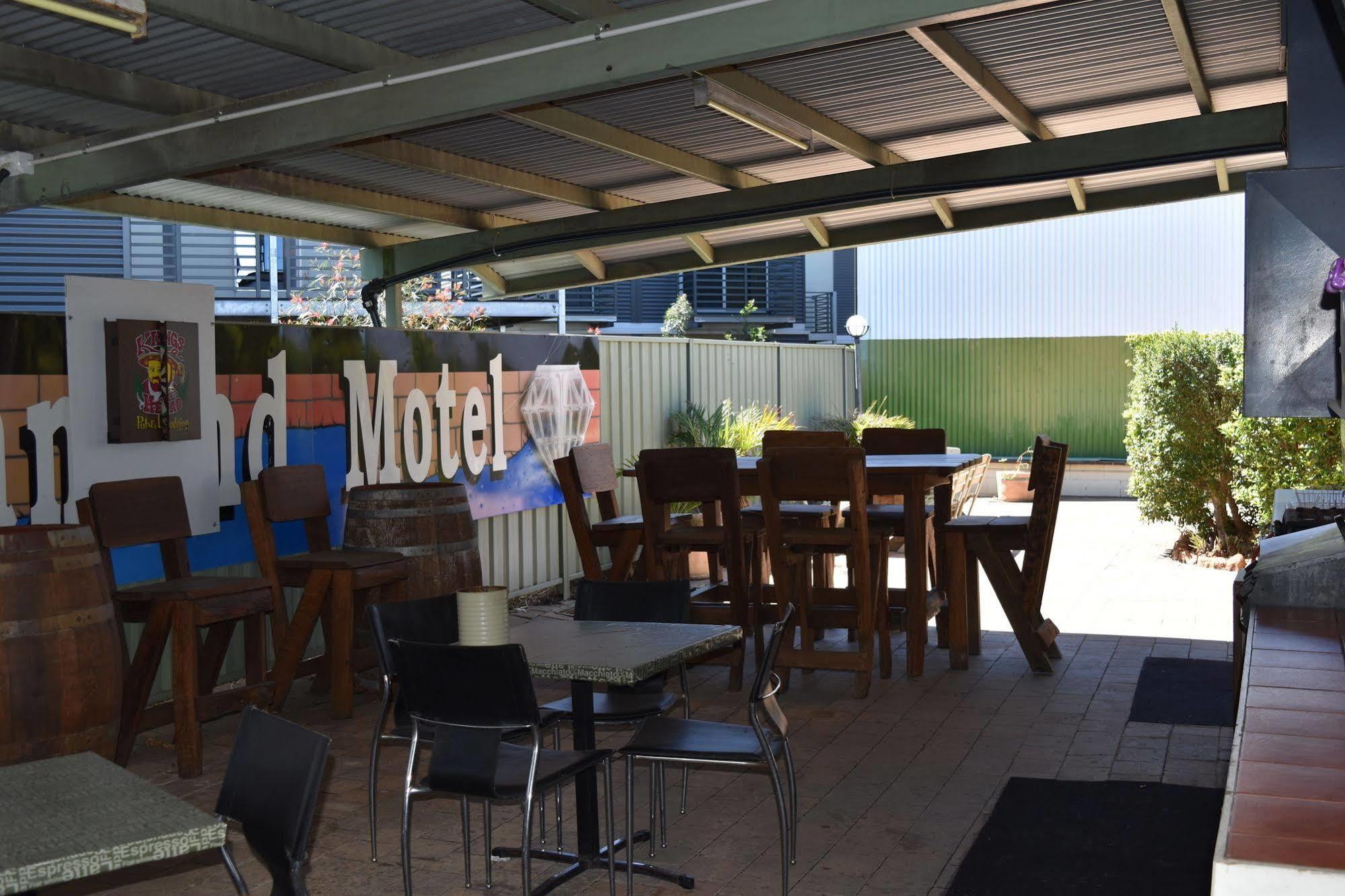 Black Diamond Motel Blackwater Bagian luar foto