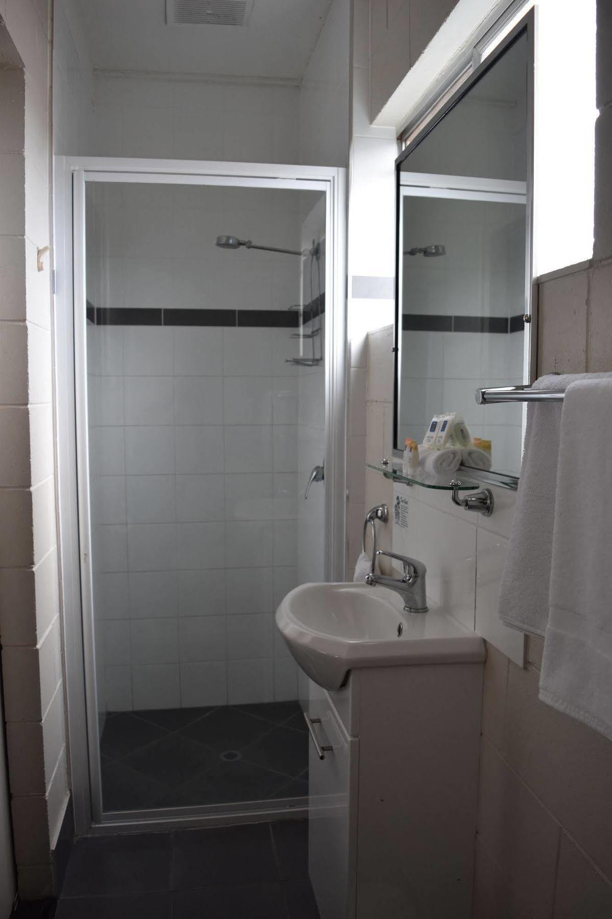 Black Diamond Motel Blackwater Bagian luar foto