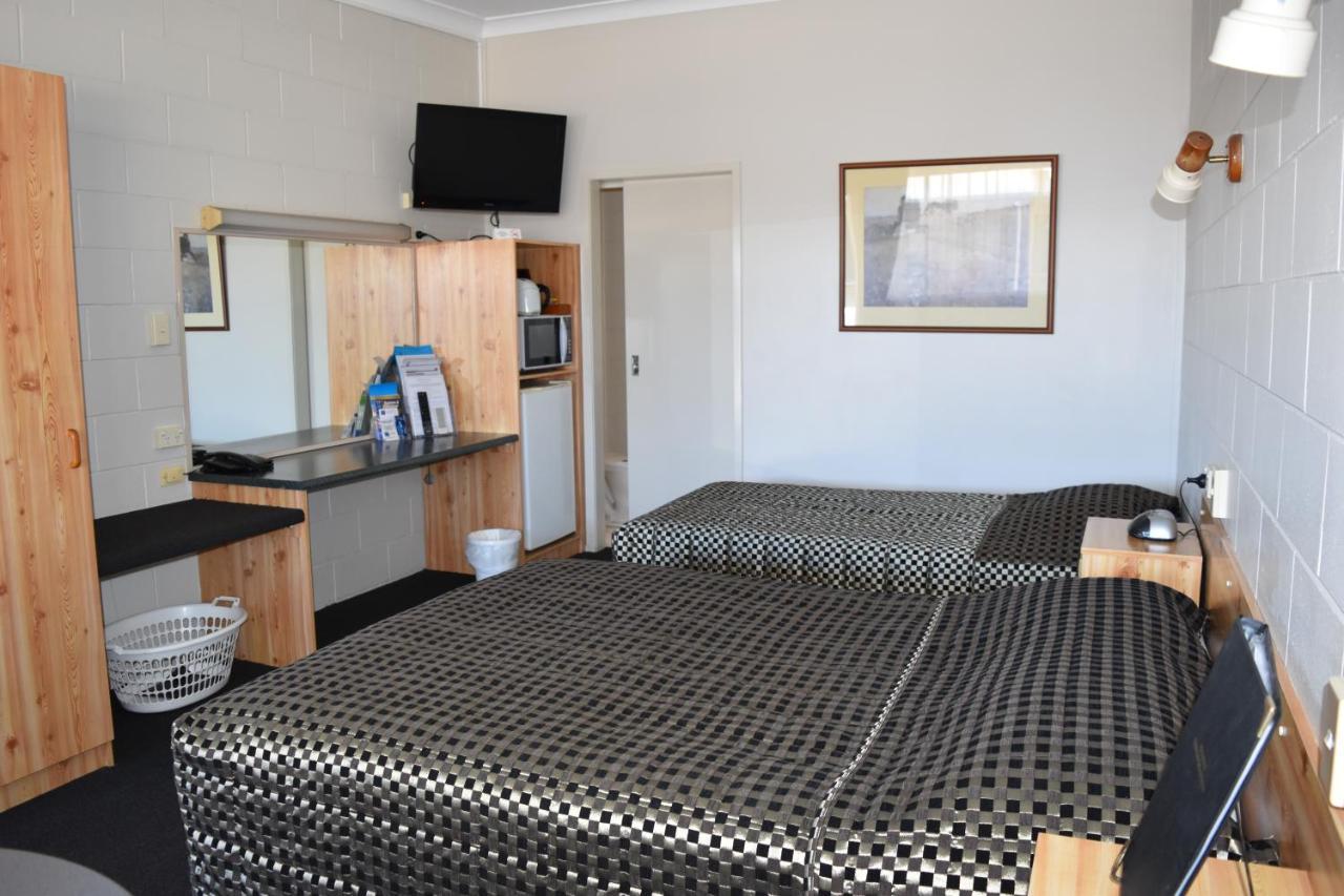 Black Diamond Motel Blackwater Bagian luar foto
